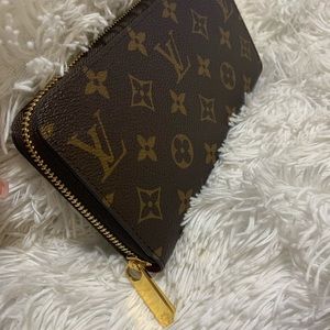 ZIPPY WALLET- Monogram